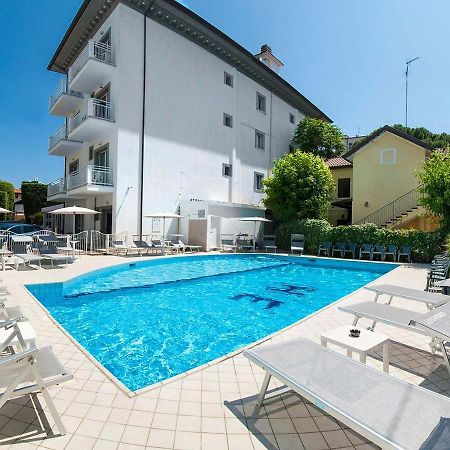 Hotel Embassy リッチョーネ エクステリア 写真