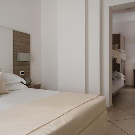 Hotel Embassy リッチョーネ エクステリア 写真