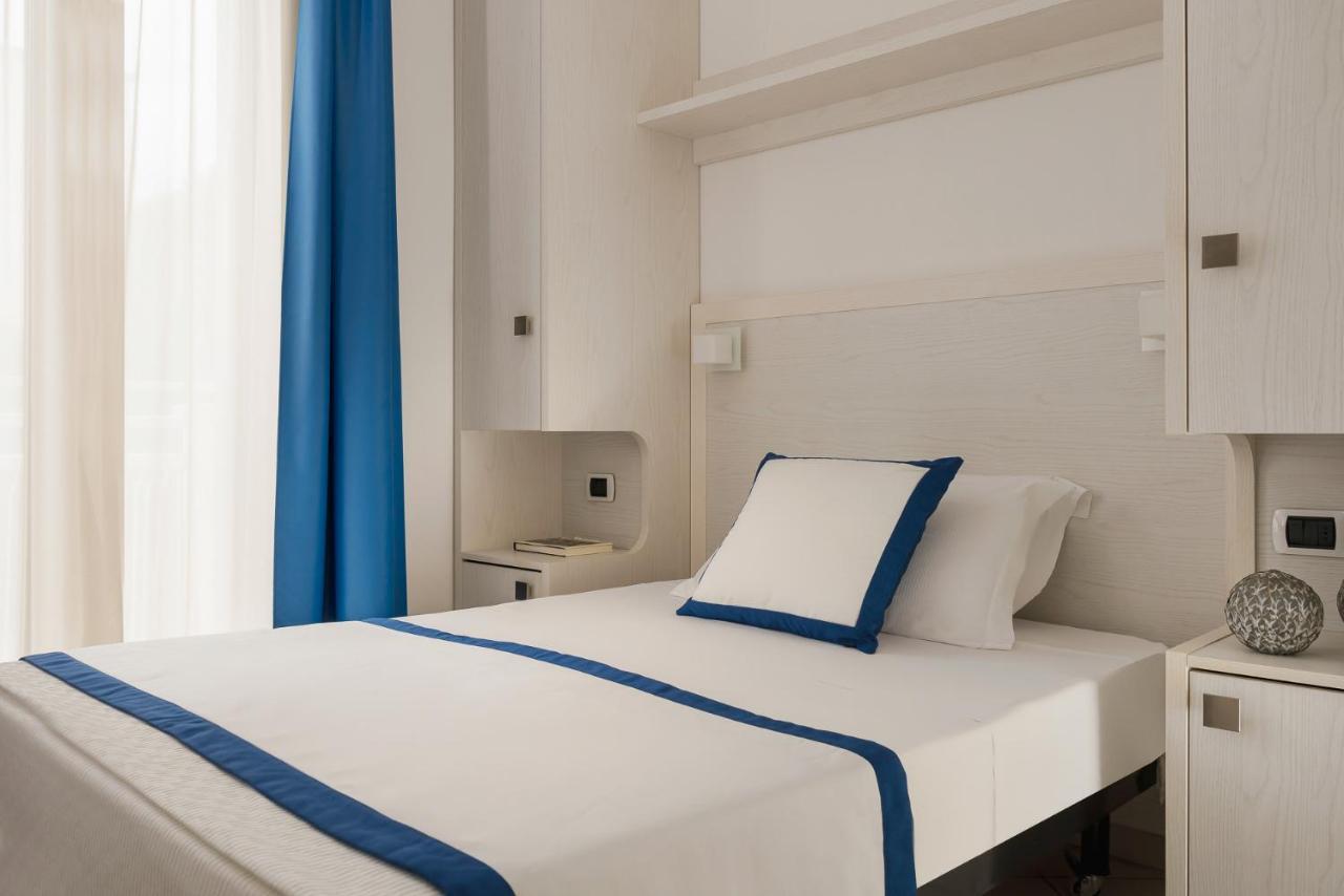 Hotel Embassy リッチョーネ エクステリア 写真