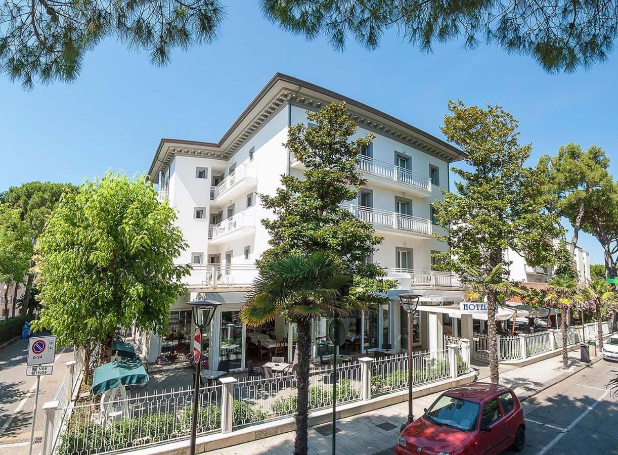 Hotel Embassy リッチョーネ エクステリア 写真